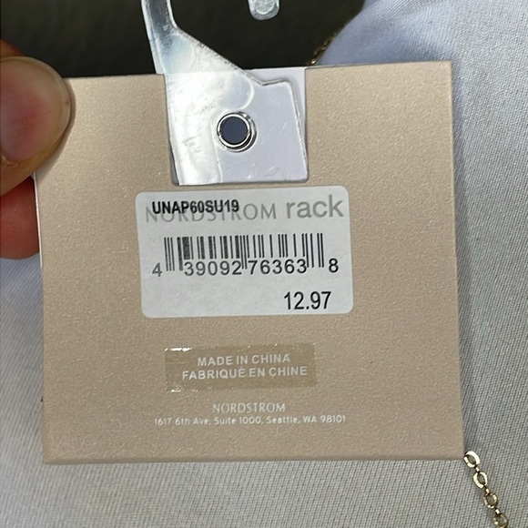 NWT 14th & Union Green Emerald Color Jewel Dangle Pendant Necklace Gold Tone - Picture 7 of 8